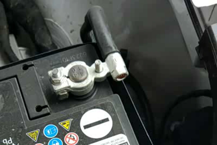 Apakah tiga jenis terminal bateri?